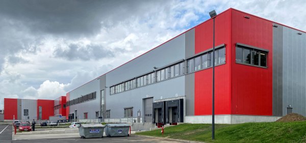 Industriebau Log Plaza 1