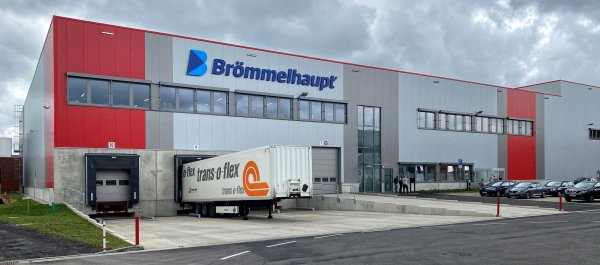 Industriebau Log Plaza 1